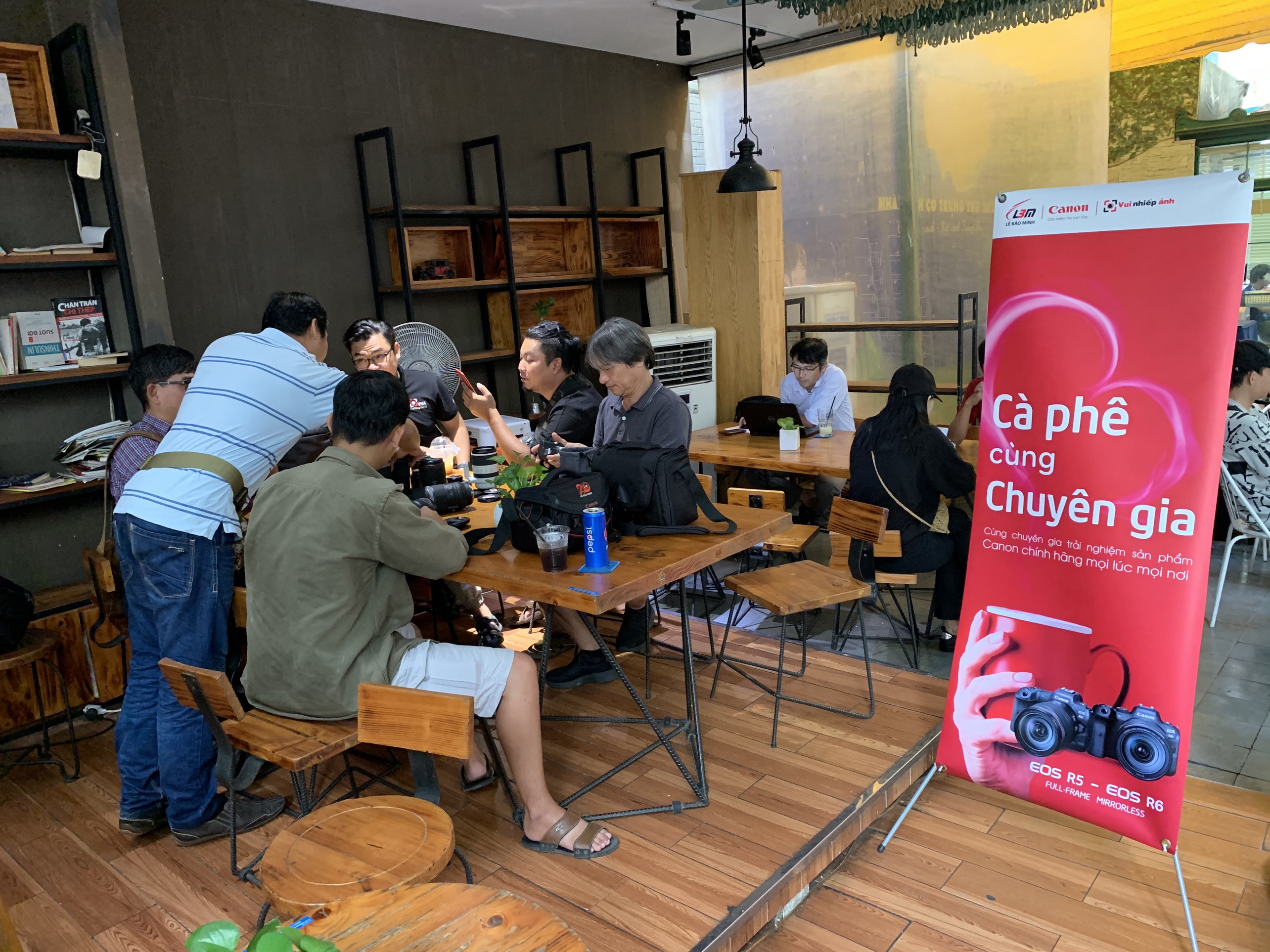 HCM – Coffee talk Trải nghiệm Canon EOS R5 & R6