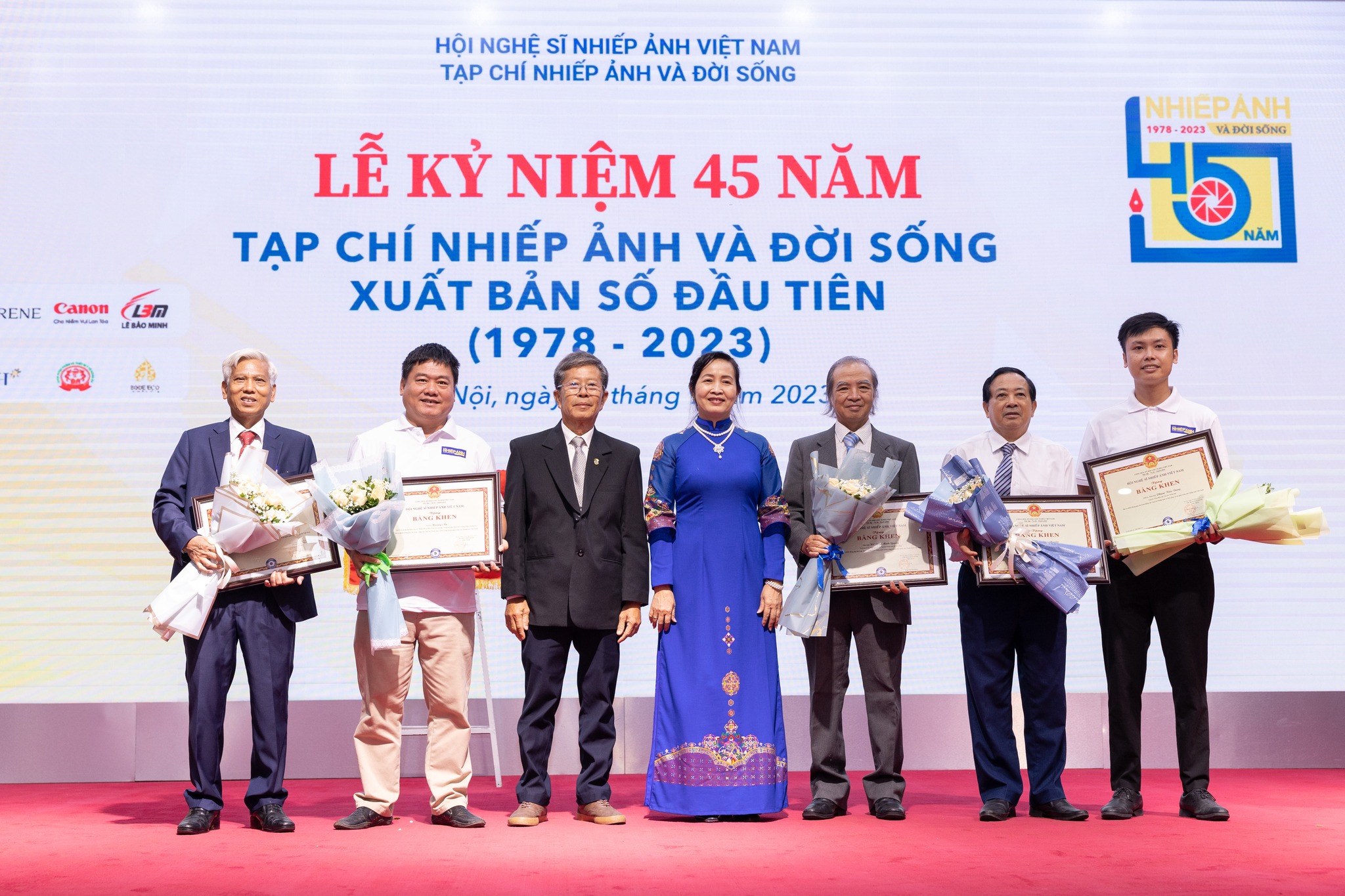 [NEWS] LÊ BẢO MINH TẠI LỄ KỶ NIỆM 45 NĂM NGÀY XUẤT BẢN SỐ ĐẦU TIÊN CỦA TẠP CHÍ NHIẾP ẢNH VÀ ĐỜI SỐNG